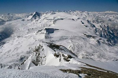 Chaîne de montagnes, dont les Glaciers de la Vanoise.