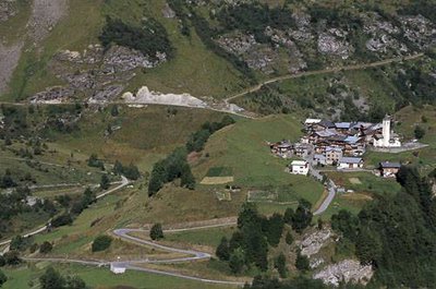 Le village de la Gurraz et ses environs. Vue vers l'ouest.