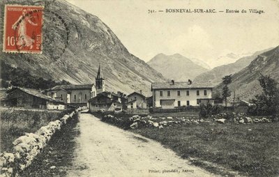 Vue sur l'entrée de Bonneval-sur-Arc (1910)