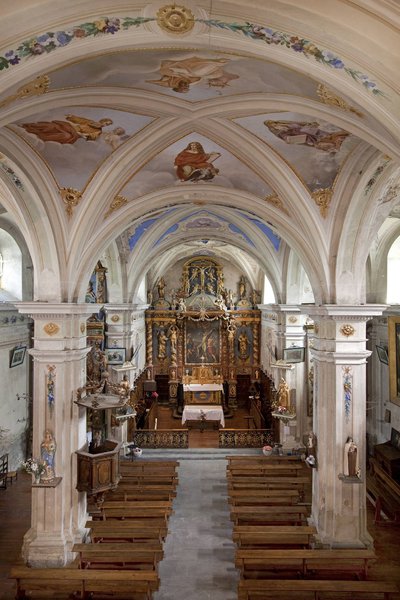 Intérieur de l'église de Doucy