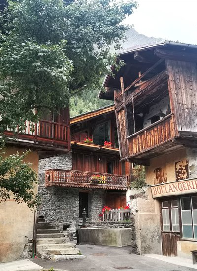 Maison à colonnes de la Masure