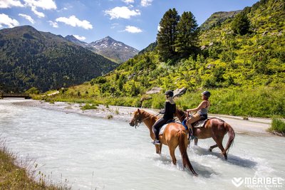 Balade à cheval avec le centre équestre Coeur Equestre