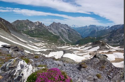 Vue en direction de Pralognan-la-Vanoise depuis le col de Chavière