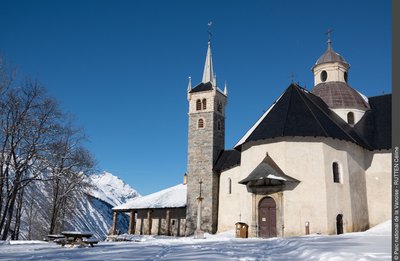 Le sanctuaire Notre-Dame-de-la-Vie sous la neige