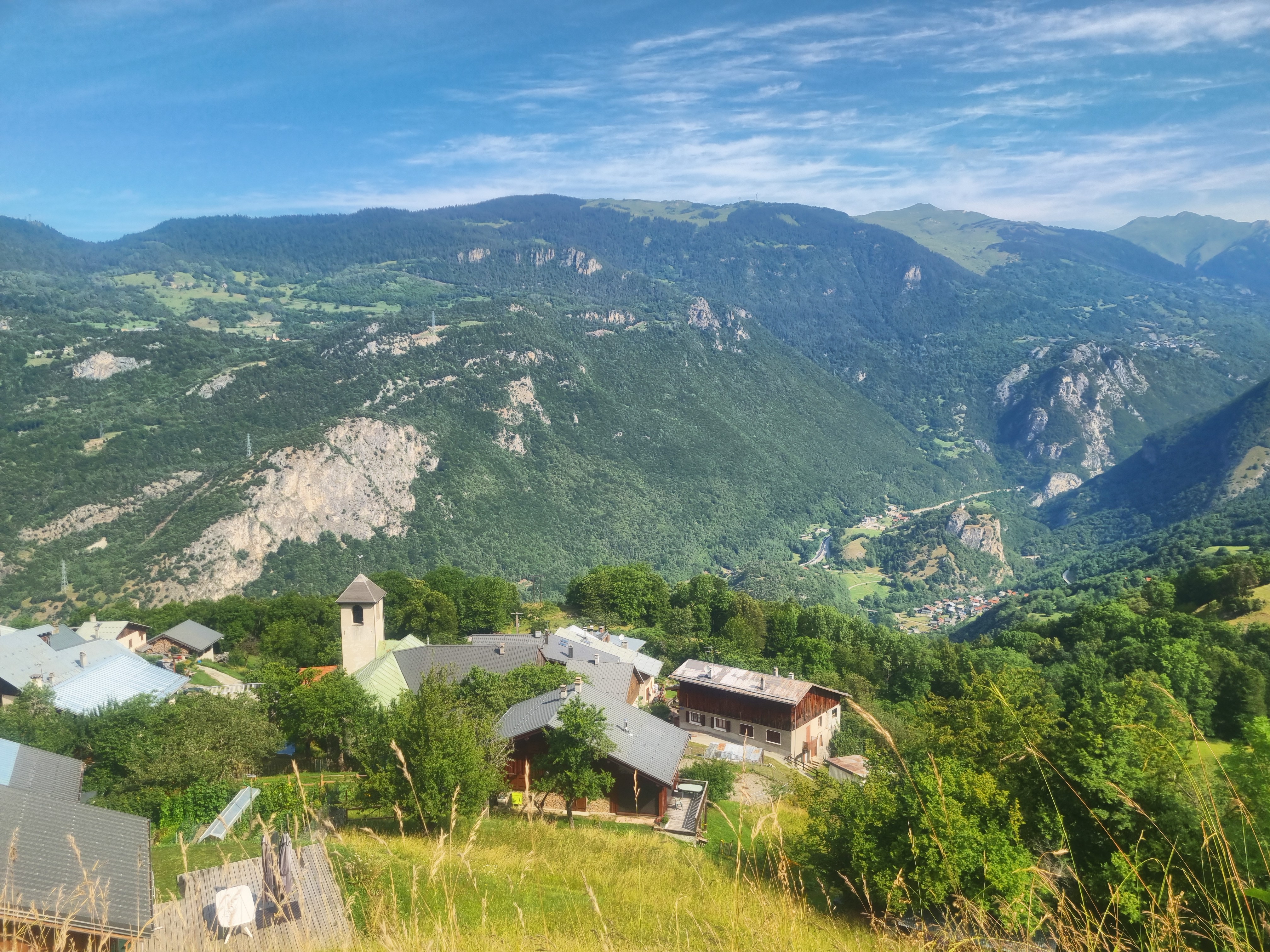 Vue vallée depuis sentier de la source rouge